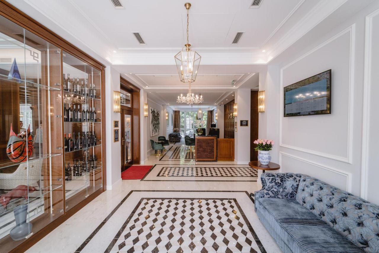 Palace Art Hotel Pezinok Luaran gambar