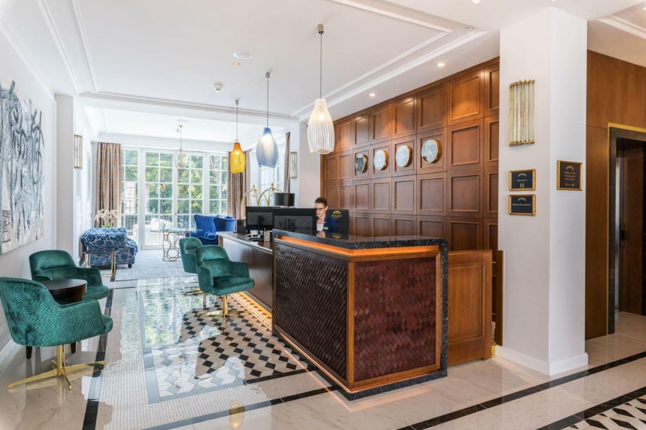 Palace Art Hotel Pezinok Luaran gambar