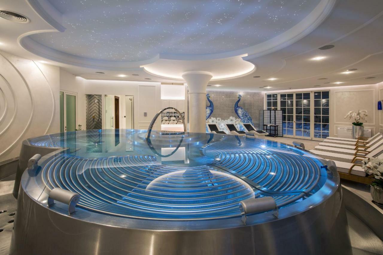 Palace Art Hotel Pezinok Luaran gambar
