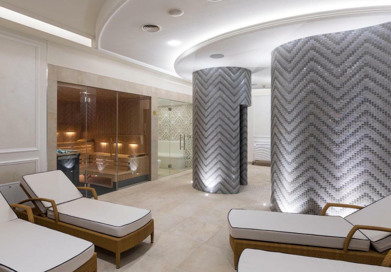 Palace Art Hotel Pezinok Luaran gambar