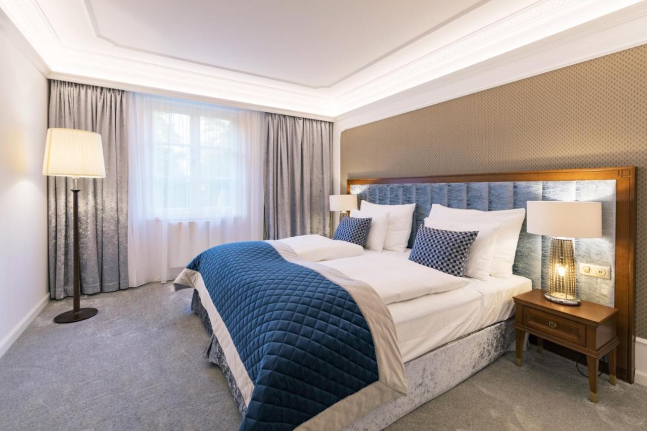 Palace Art Hotel Pezinok Luaran gambar