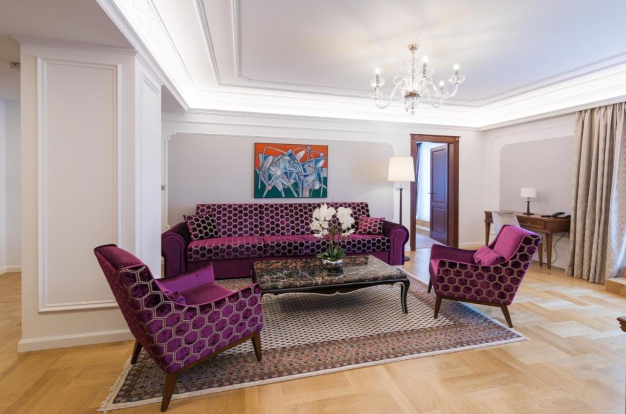 Palace Art Hotel Pezinok Luaran gambar